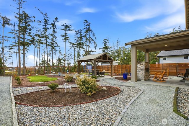 1189 Seawall Lane, Oak Harbor, WA 98277