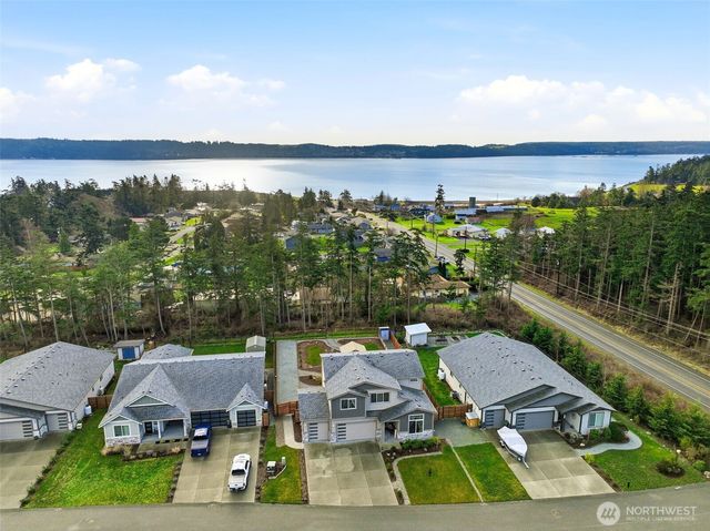 1189 Seawall Lane, Oak Harbor, WA 98277