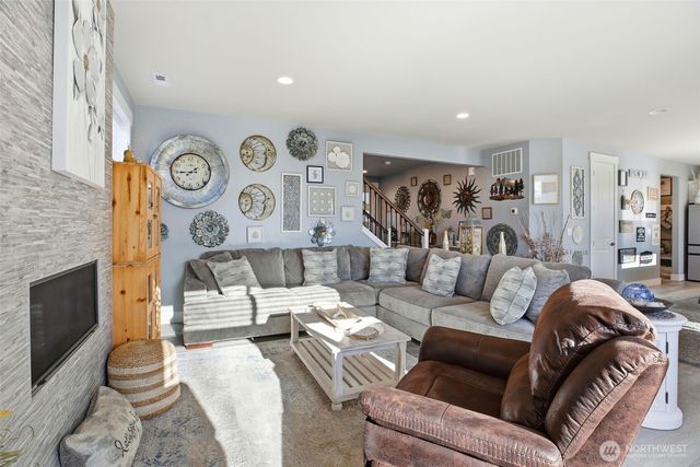 1189 Seawall Lane, Oak Harbor, WA 98277