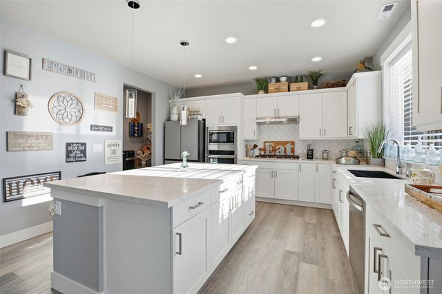 1189 Seawall Lane, Oak Harbor, WA 98277