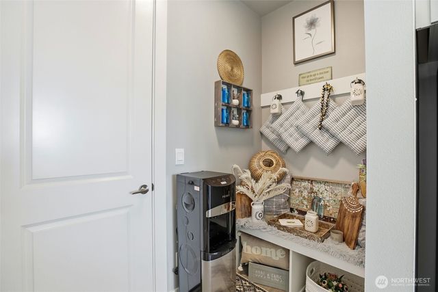 1189 Seawall Lane, Oak Harbor, WA 98277