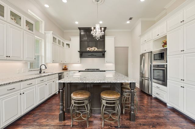 1619 Bloomfield Road, Valley View, TX 76272