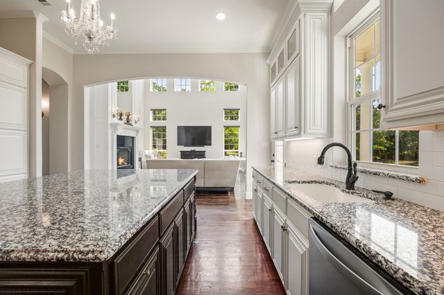 1619 Bloomfield Road, Valley View, TX 76272