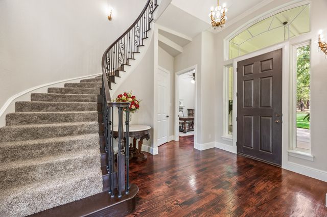 1619 Bloomfield Road, Valley View, TX 76272