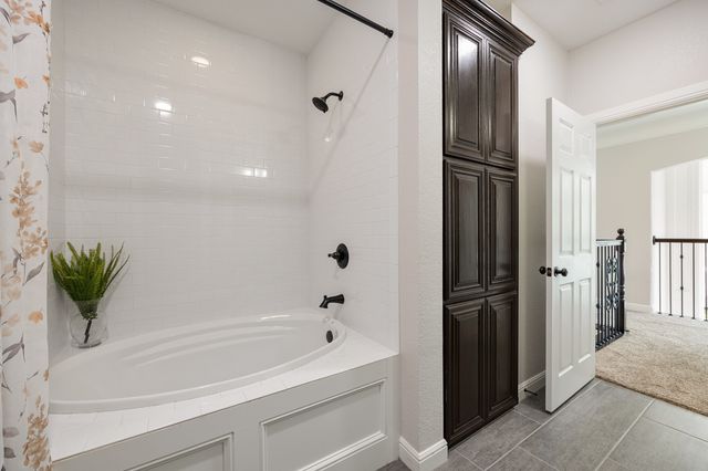 1619 Bloomfield Road, Valley View, TX 76272