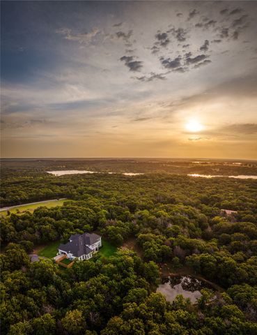 1619 Bloomfield Road, Valley View, TX 76272