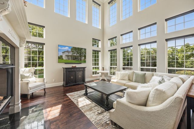 1619 Bloomfield Road, Valley View, TX 76272