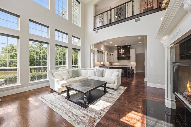 1619 Bloomfield Road, Valley View, TX 76272