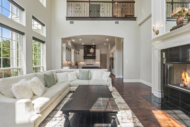 1619 Bloomfield Road, Valley View, TX 76272