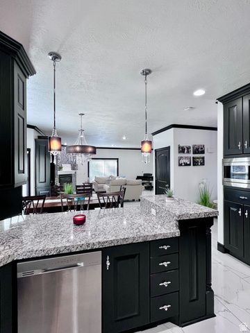 4433 S DEVONSHIRE DR, Bountiful, UT 84010