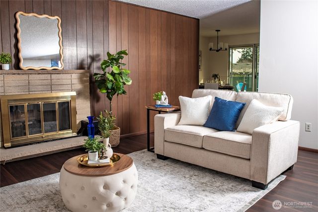 28618 47th Place S, Auburn, WA 98001