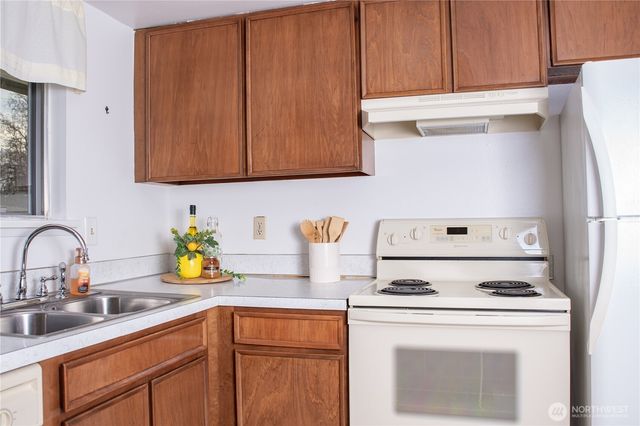 28618 47th Place S, Auburn, WA 98001