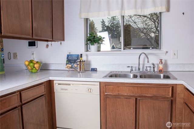 28618 47th Place S, Auburn, WA 98001