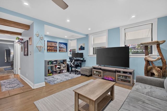 2743 N Hampden Court 1G, Chicago, IL 60614