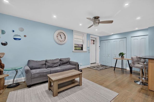 2743 N Hampden Court 1G, Chicago, IL 60614
