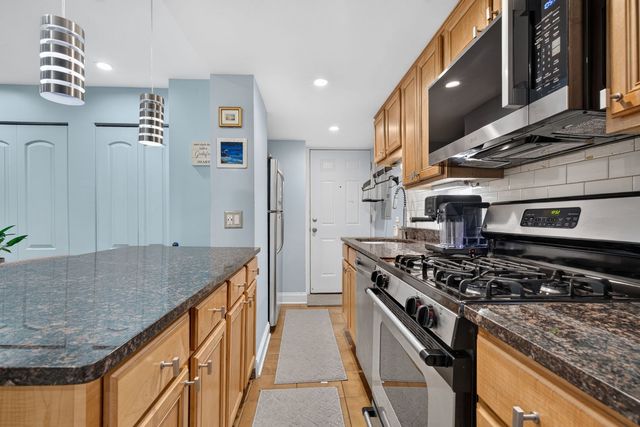 2743 N Hampden Court 1G, Chicago, IL 60614