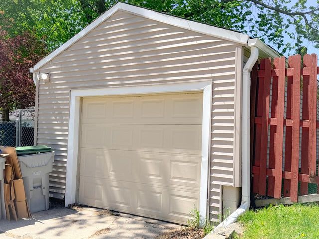 2802 89th STREET, Milwaukee, WI 53222