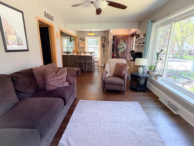 2802 89th STREET, Milwaukee, WI 53222