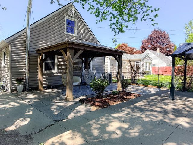2802 89th STREET, Milwaukee, WI 53222