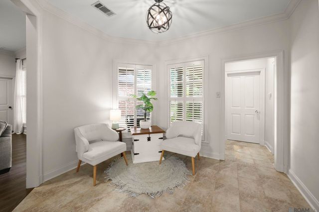 10121 Oakline Dr, Saint George, LA 70809