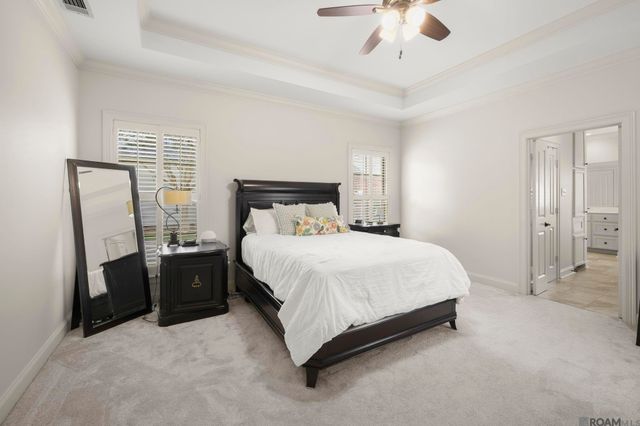 10121 Oakline Dr, Saint George, LA 70809