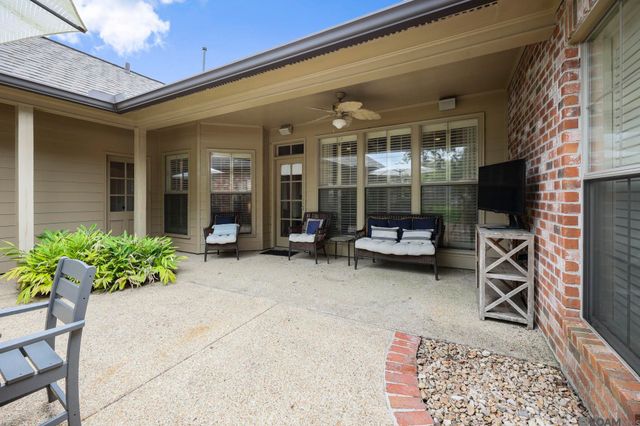 10121 Oakline Dr, Saint George, LA 70809