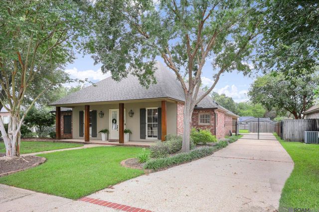 10121 Oakline Dr, Saint George, LA 70809