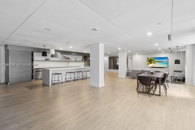 199 Ocean Lane Dr 811, Key Biscayne, FL 33149