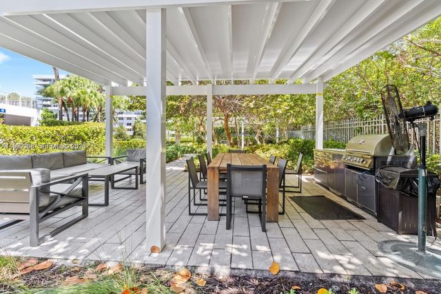 199 Ocean Lane Dr 811, Key Biscayne, FL 33149