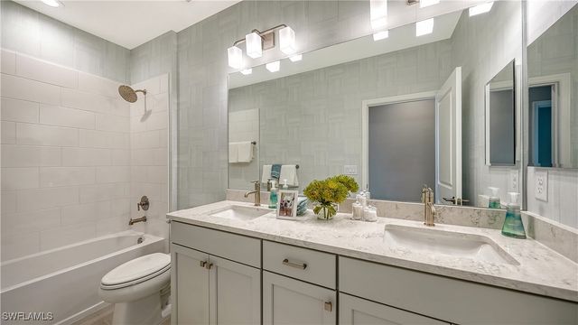 5125 Draco CIR, Naples, FL 34120