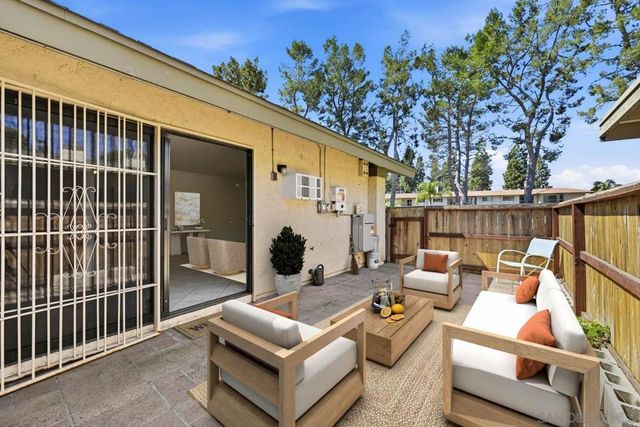 10705 Caminito Bravura, San Diego, CA 92108