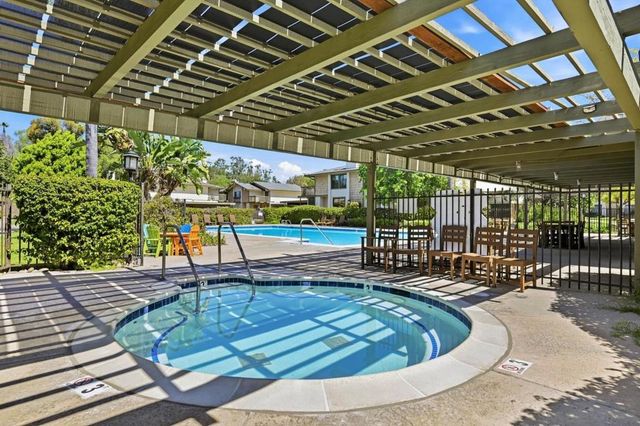 10705 Caminito Bravura, San Diego, CA 92108