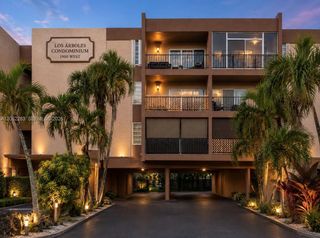 1900 W 68th Street B203, Hialeah, FL 33014