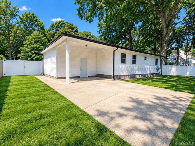 220 Moriches Avenue, Mastic, NY 11950