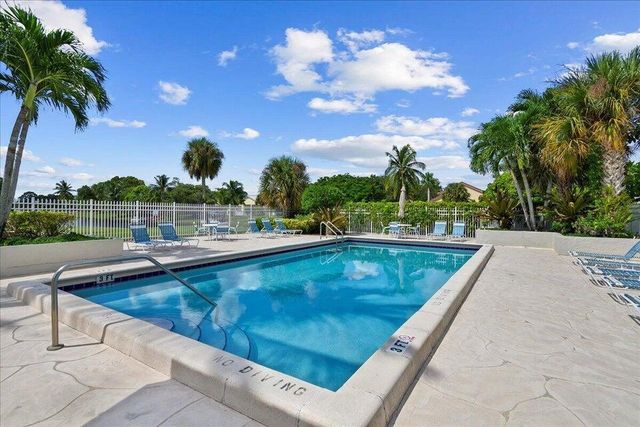 12875 Spinnaker Lane, Wellington, FL 33414