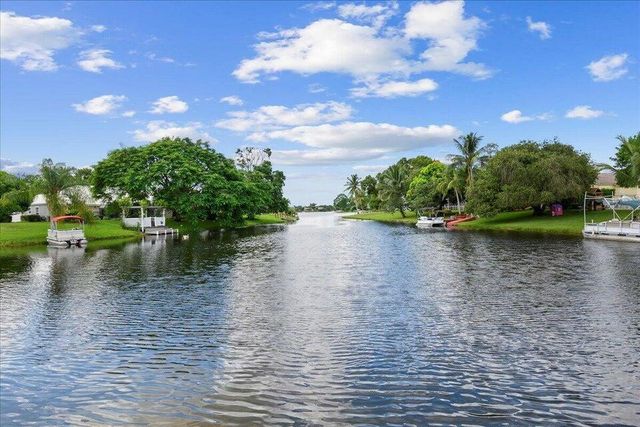 12875 Spinnaker Lane, Wellington, FL 33414