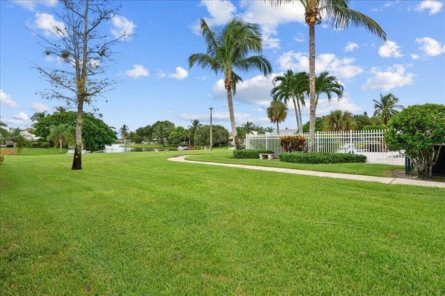 12875 Spinnaker Lane, Wellington, FL 33414