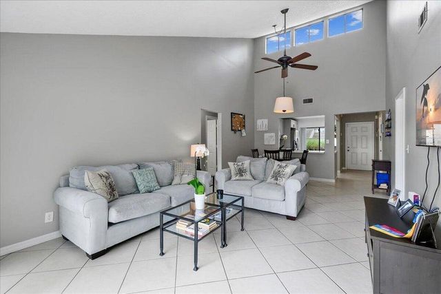 12875 Spinnaker Lane, Wellington, FL 33414