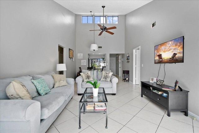 12875 Spinnaker Lane, Wellington, FL 33414