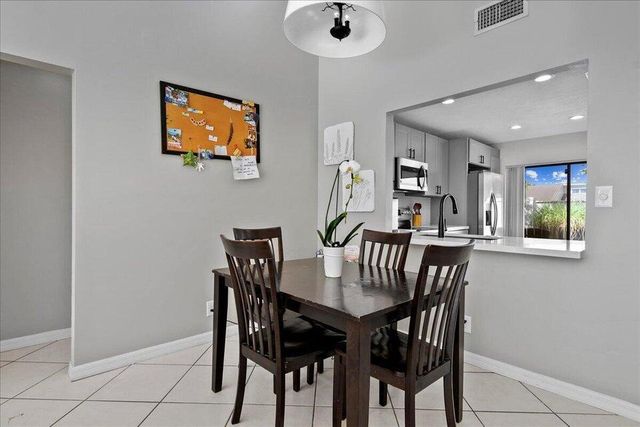 12875 Spinnaker Lane, Wellington, FL 33414