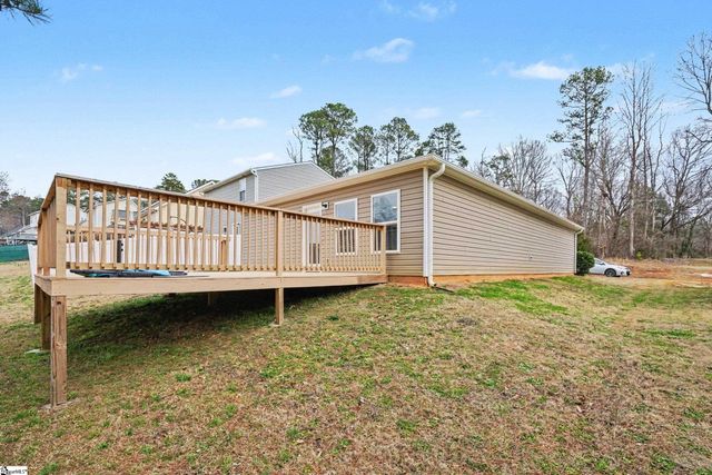 240 Cotton Creek Drive, Spartanburg, SC 29302