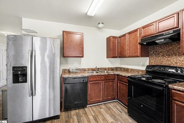 240 Cotton Creek Drive, Spartanburg, SC 29302