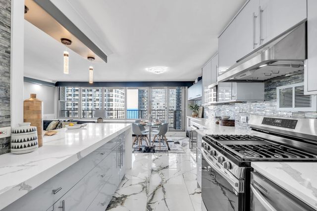 400 E RANDOLPH Street 2225, Chicago, IL 60601