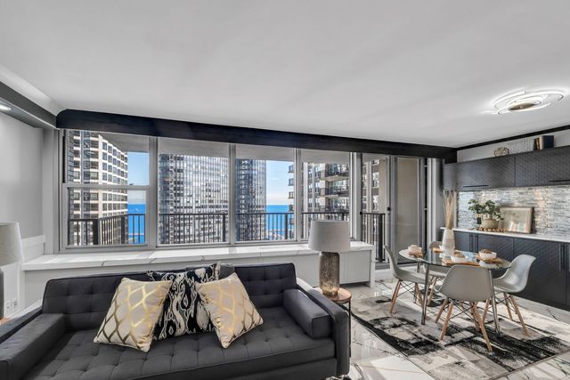 400 E RANDOLPH Street 2225, Chicago, IL 60601