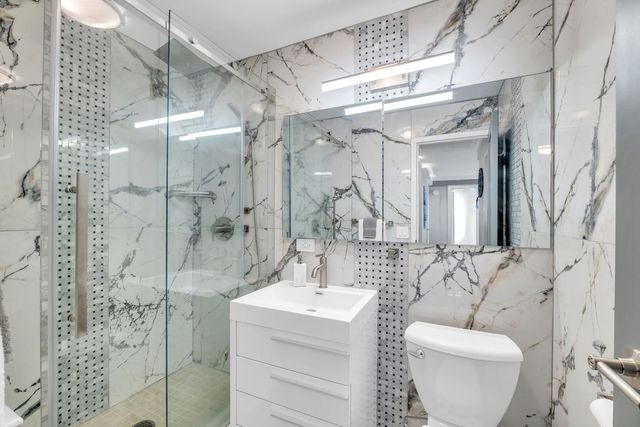 400 E RANDOLPH Street 2225, Chicago, IL 60601