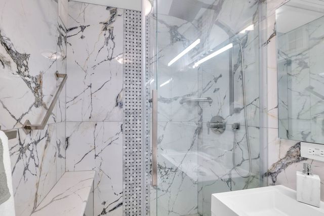 400 E RANDOLPH Street 2225, Chicago, IL 60601