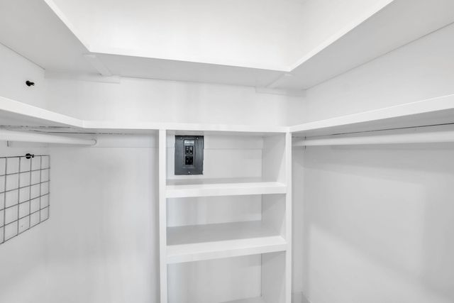 400 E RANDOLPH Street 2225, Chicago, IL 60601