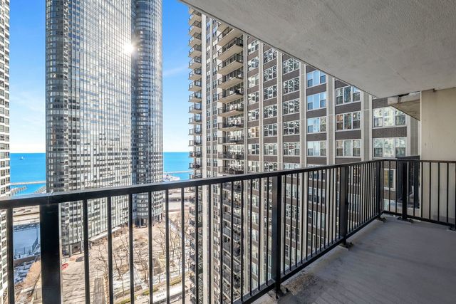 400 E RANDOLPH Street 2225, Chicago, IL 60601