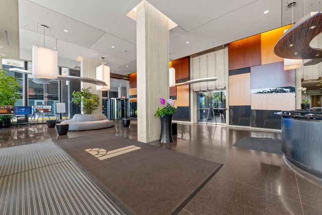 400 E RANDOLPH Street 2225, Chicago, IL 60601