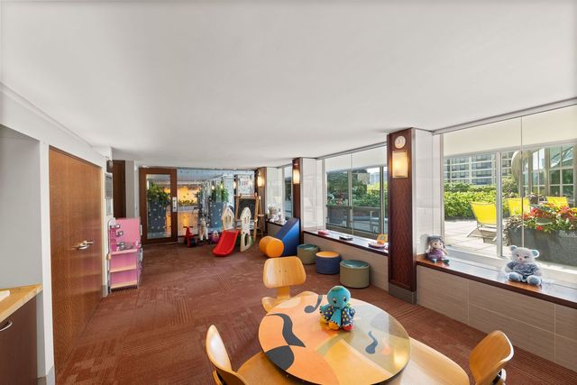 400 E RANDOLPH Street 2225, Chicago, IL 60601